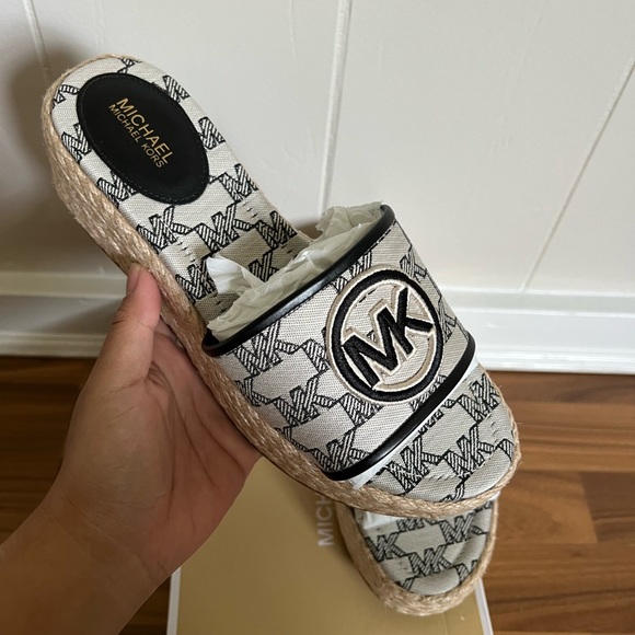 Michael Kors Wedge - Picture 4 of 4